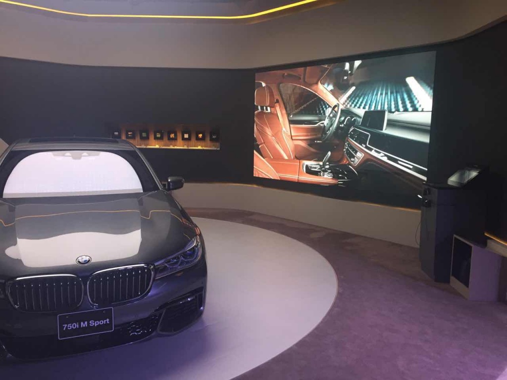 Автомобильное шоу Tokyo BMW, Япония, 2016 год, площадь экрана 7 кв. метров